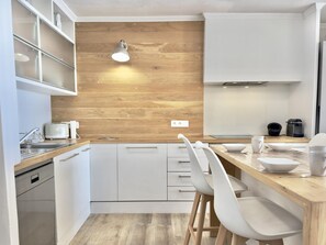 Private kitchen - Apartment sea view - 4 guests (Roses)