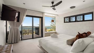 5 bedrooms, iron/ironing board, WiFi, bed sheets