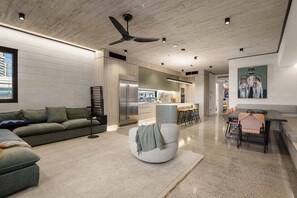 Interior - Oatland Esplanade Coastal Retreat | Oatland 26 (Gold Coast)
