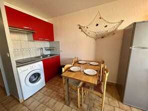 Private kitchen - Practical studio cabin near beach - 4 guests (Cap d'Agde)