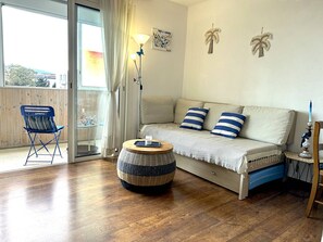 Living area - Apartment with air conditioning - 4 guests (Le Lavandou)