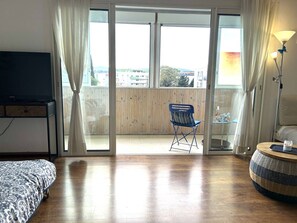 1 bedroom - Apartment with air conditioning - 4 guests (Le Lavandou)