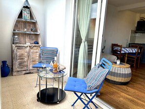 Outdoor dining - Apartment with air conditioning - 4 guests (Le Lavandou)