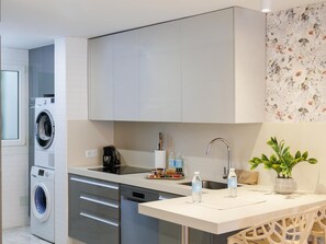 Private kitchen - Banus Playa Rocio Seaside Complex (Puerto Banús)