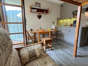 TV - Studio with balcony, pets welcome - 4 guests (Samoëns)