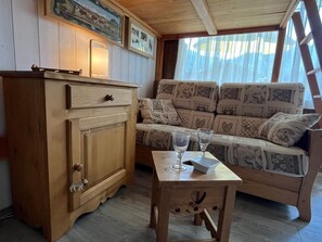 TV - Studio with balcony, pets welcome - 4 guests (Samoëns)