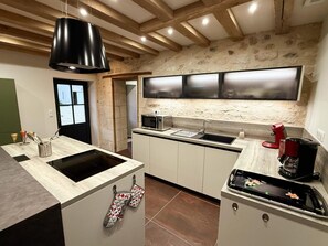 Private kitchen - Bucolic cottage in Cheillé - 4 guests (Cheillé)