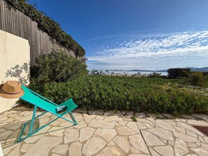 Terrace/patio - Ground Floor 2-Room Apartment Direct Beach Access (Port Grimaud)