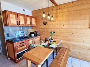 Fridge, microwave, coffee/tea maker - Large studio, pets allowed - 6 guests, SOUTH balcony (Saint-Michel-de-Chaillol)