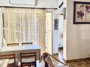 Dining - Quiet Getaway: Terrace, Private Parking, 300m to Beach, Sleeps 4 (Le Barcarès)