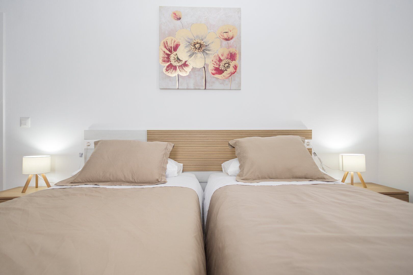 2 habitaciones, tabla de planchar con plancha, internet y ropa de cama 