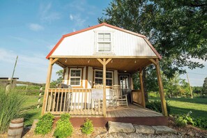 Exterior - Lone Star Bungalow with Hiking & Lake access (Branson)