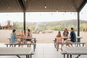 Outdoor dining - Family Glamping Wagon | Ranch + Lake Taneycomo (Branson)