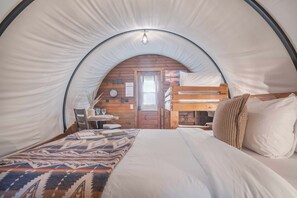 Bed sheets - Ozark Glamping Wagon | Working Ranch + Lake Access (Branson)