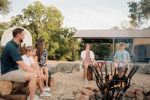 Property grounds - Ozark Glamping Wagon | Working Ranch + Lake Access (Branson)