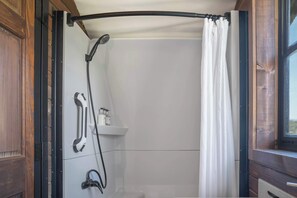 Shower, hair dryer, shampoo - Romantic Glamping Wagon | King Bed + Ozark Ranch (Branson)