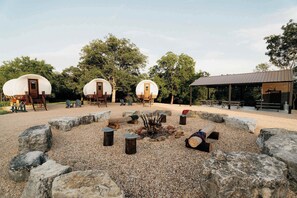 Terrace/patio - Romantic Glamping Wagon | King Bed + Ozark Ranch (Branson)