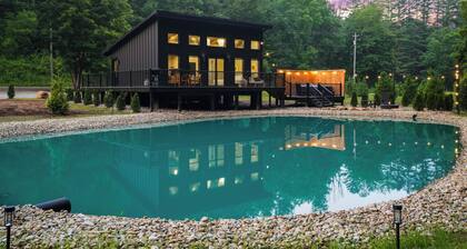 New Lux Cabin | Hot Tub | Pondside | Dog Friendly