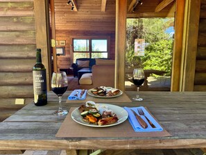 Dining - Serene craftsman 6-bedroom cabin perfect for group getaways (San Ignacio)