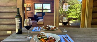 Serene craftsman 6-bedroom cabin perfect for group getaways