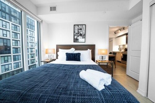 The Dundas Suites - Near Yonge