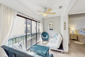 Living area - Charming condo with access to shared outdoor pool, wifi, and private balcony (Englewood)