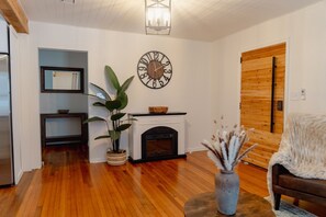 Interior - New Listing! Mint Julep House (Pensacola)