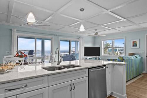 Sunrise Sound Cottage | Dock, Fishing & Sunrises