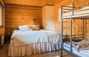 2 Schlafzimmer, Reisekinderbett, kostenloses WLAN