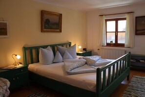 1 bedroom, Internet, bed sheets - Vacation apartment (D) 1 bedroom and balcony, 1-4 persons (Chieming)