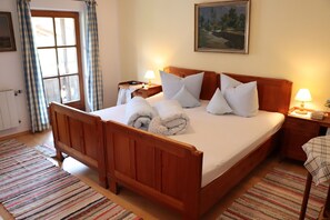 1 bedroom, Internet, bed sheets - Vacation apartment (E) with 1 bedroom and balcony, 1-4 persons (Chieming)