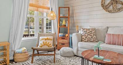 Sunshine Cottage𓇼 Golf Cart + Kid Friendly + Cozy