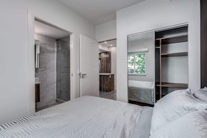 Room - DT 2BR/2BA | Modern, Spacious, Walk Everywhere (Vancouver)