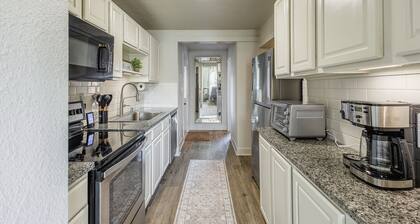 NEW!! Boise Base Camp: 4bd, Arcade, Gym, Dog-Friendly, Near BSU & Downtown