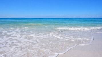 Beach nearby, sun-loungers, beach towels