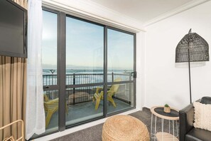 Living area - Esplanade Apartments Sandune (Dunedin)