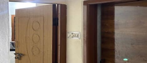 Chambre classique double ou avec lits jumeaux, balcon | Divers