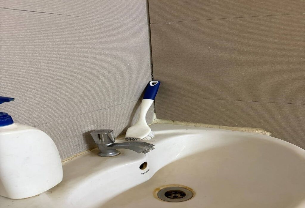 Classic Double or Twin Room, Balcony | Bathroom