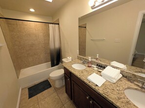 Towels, toilet paper - Spacious 3BR Near AT&T Stadium-Global Life Field-Texas Live!-FIFA WorldCup2026 (Arlington)