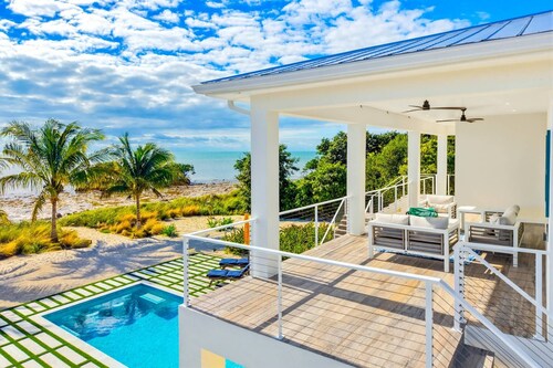 Ocean Acres: 3BR Oceanfront Estate on 20 Acres w/ Heated/Chilled Pool & Dog-Friendly