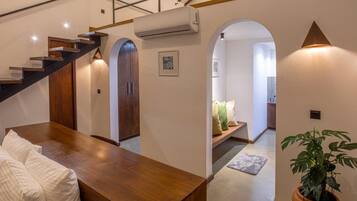 Villa, 2 soverom, utsikt mot innsjø | Innvendig