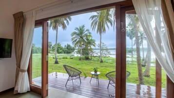 Villa, 2 Bedrooms, Lake View | Interior