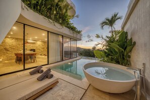 Indoor pool, outdoor pool - Villa Alice Bingin Hills (Pecatu)