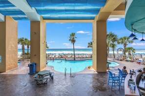 Outdoor pool - Splash Resort, 16th floor, Oceanfront, 1BR Sleeps 6, Lazy River & Water Park (Panama City Beach)
