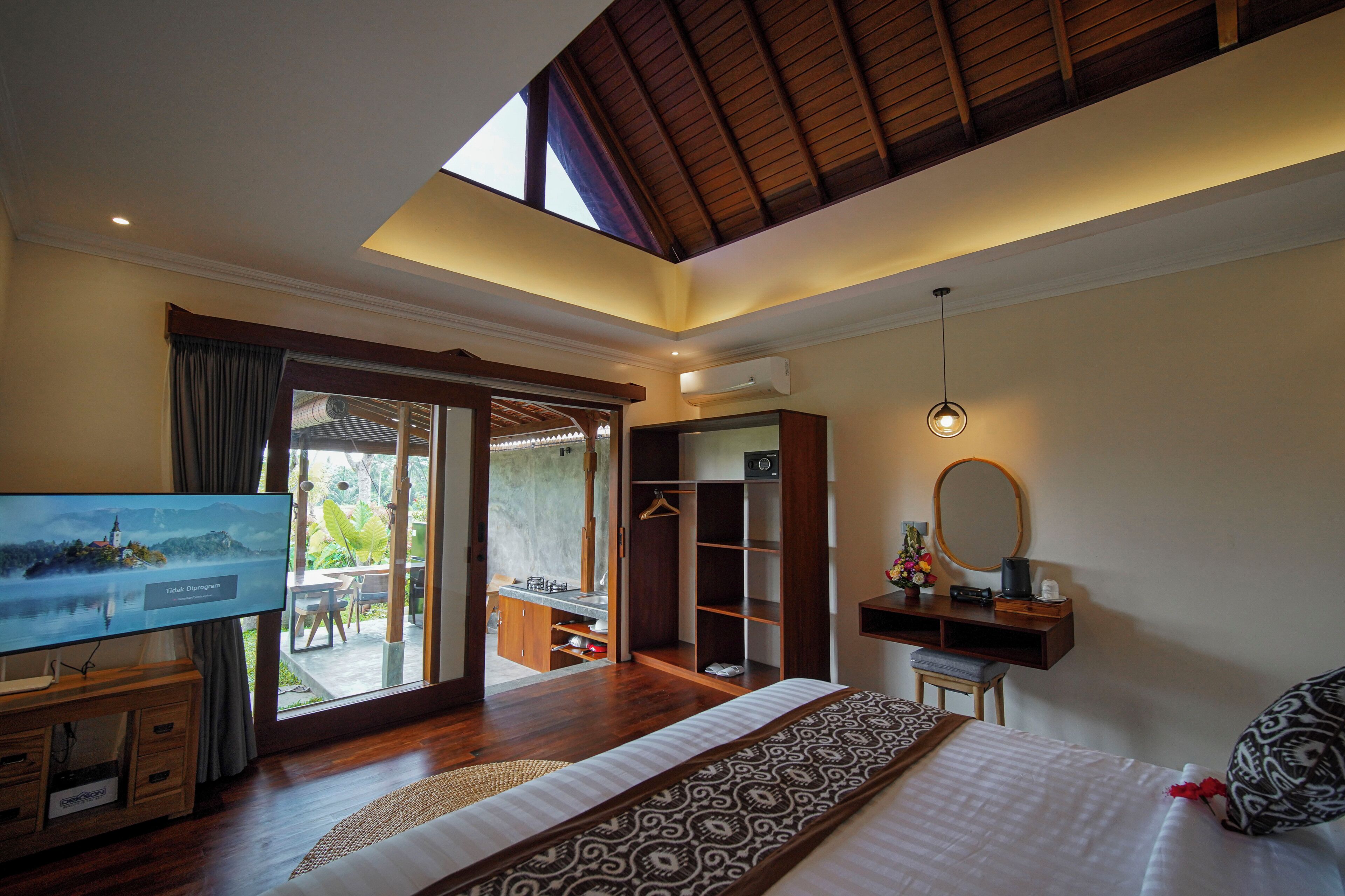 Superior Villa, Garden View