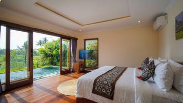 Deluxe Villa, Pool View