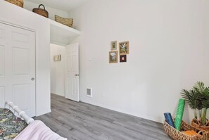 Interior - "Kalama Calm" - new, tranquil 2-bedroom house in vibrant Kalama, Washington (Kalama)