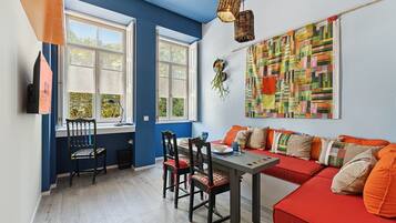 Apartment (Standard Apartment) | Individually decorated, individually furnished, desk, laptop workspace