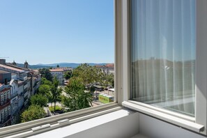 Appartement (Two-Room Apartment) | Extérieur