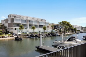 Marina - Oatland 26 Esplanade Coastal Retreat (Runaway Bay)